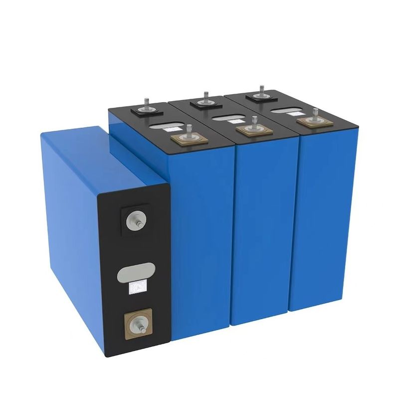 Batteria Li-ion LifePo4 personalizzata da 3,2 V a 100 Ah Accesso OEM/ODM Accesso a temperatura di ricarica 0,6 °C a 65,0 °C