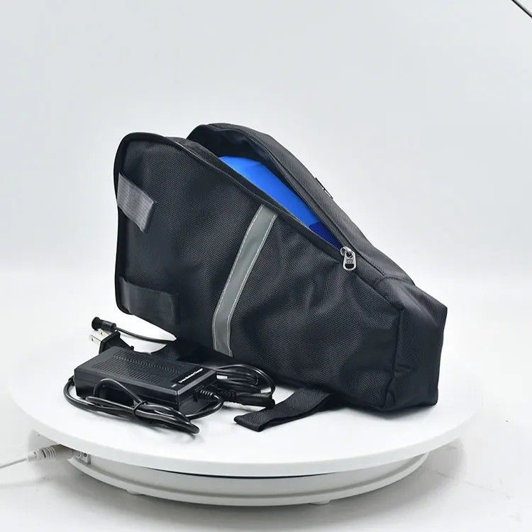 Batteria per biciclette triangolari personalizzabile da 72V 3000W 3500W 72V 20Ah Batteria per biciclette con 18650 celle